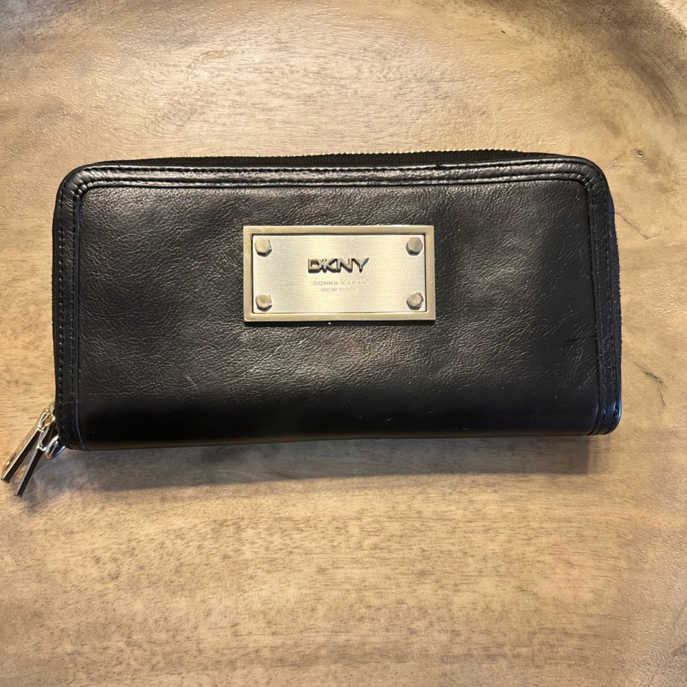 DKNY Black Women's Zip Around Accordion Wallet, 100% Leather